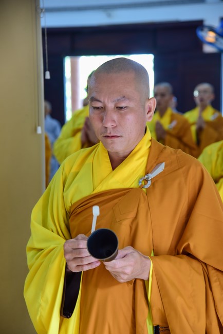 Pratimoksa commandment rite and precept listen at Hoang Phap pagoda